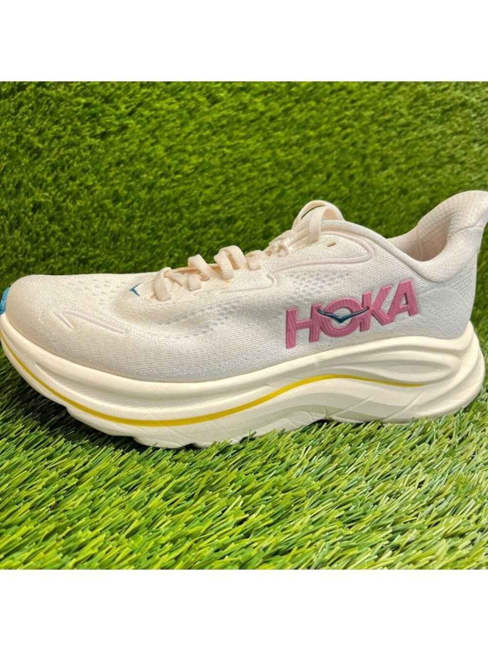 Hoka One One Clifton 10 Womens Size 7 Beige Pink Athletic Running Shoes Sneakers - Picture 3 of 10